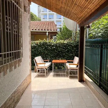 Seafront With A Cozy Garden Golem فيلة